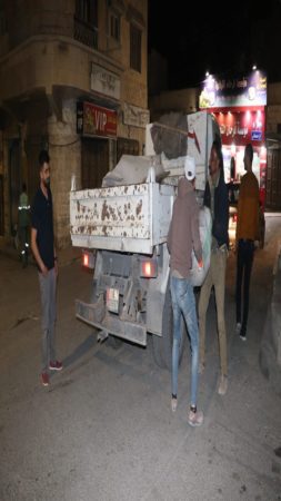 استمرار حملة النظافة ورفع الأنقاض المسائية في مدينة الكرك